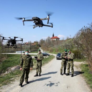 克罗地亚军队用大疆无人机参与地震救援