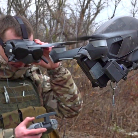 俄罗斯军队使用DJI FPV无人机远程排雷